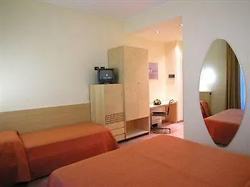 Hotel Losanna Милан Италия