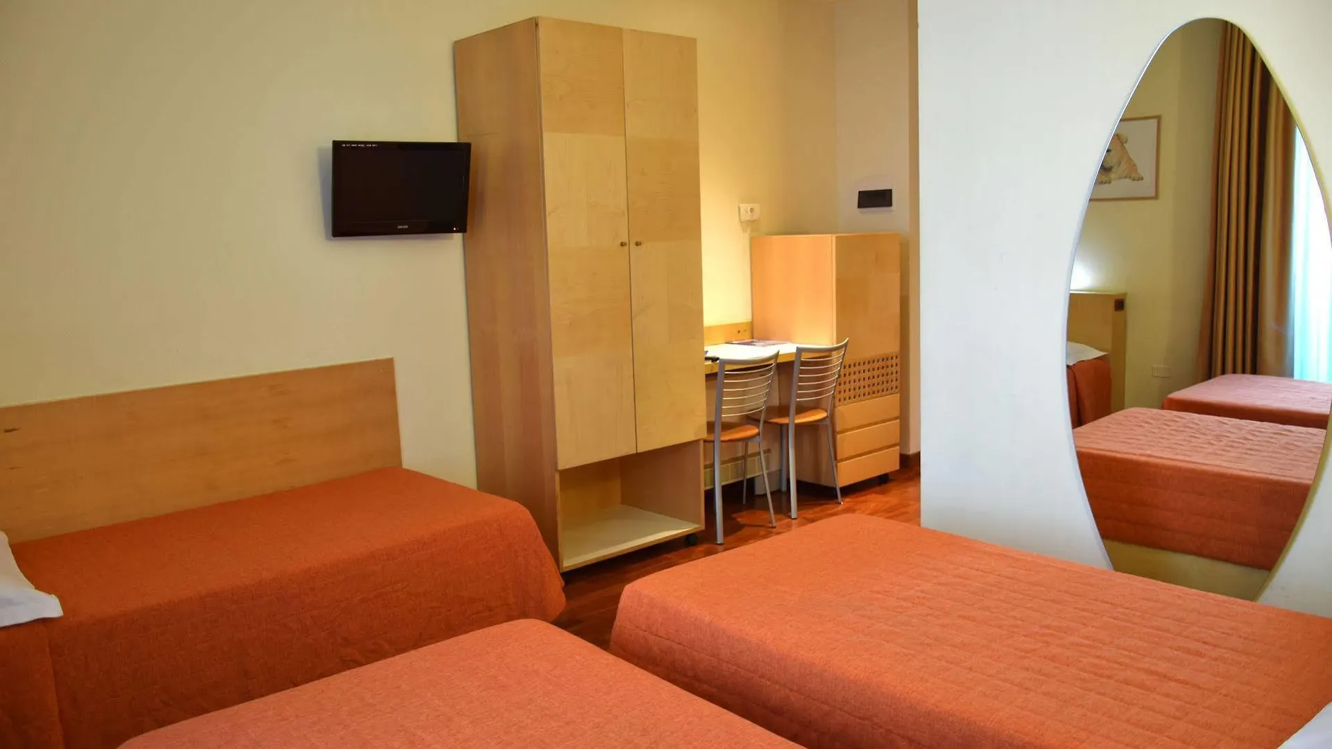 Hotel Losanna Милан Италия