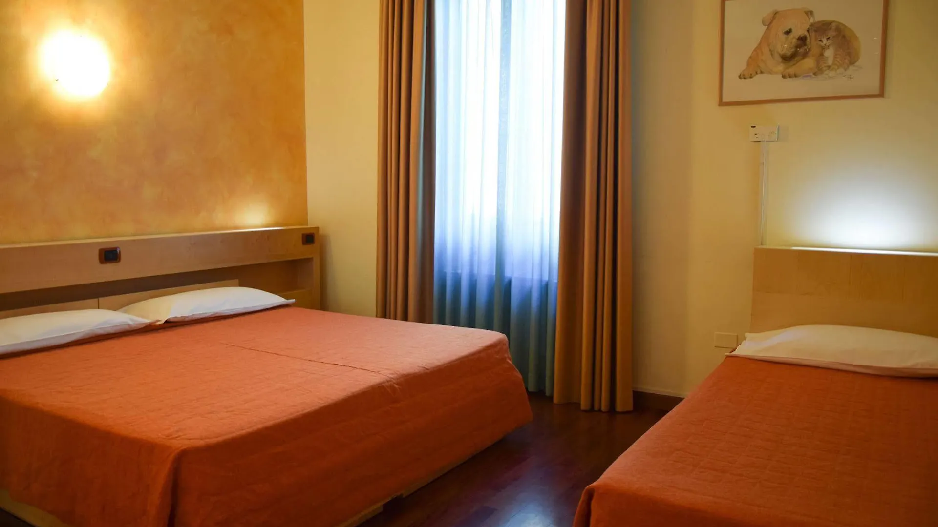 ***  Hotel Losanna Милан Италия