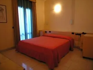 מילאנו Hotel Losanna 3*,
