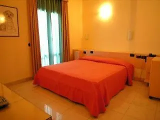 מילאנו Hotel Losanna איטליה