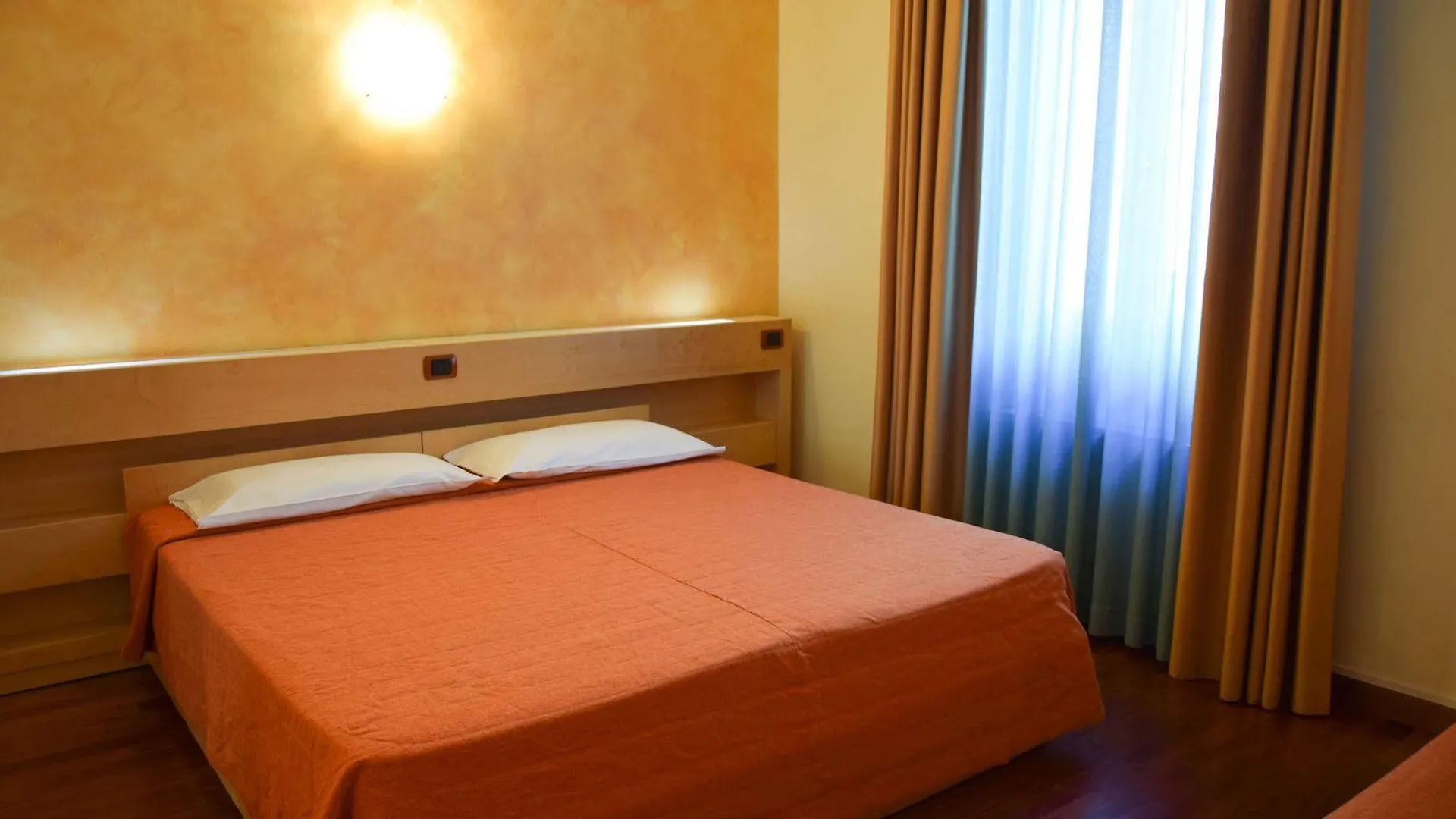 Hotel Losanna Milánó 3*,